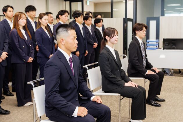 内定式に臨む内定者